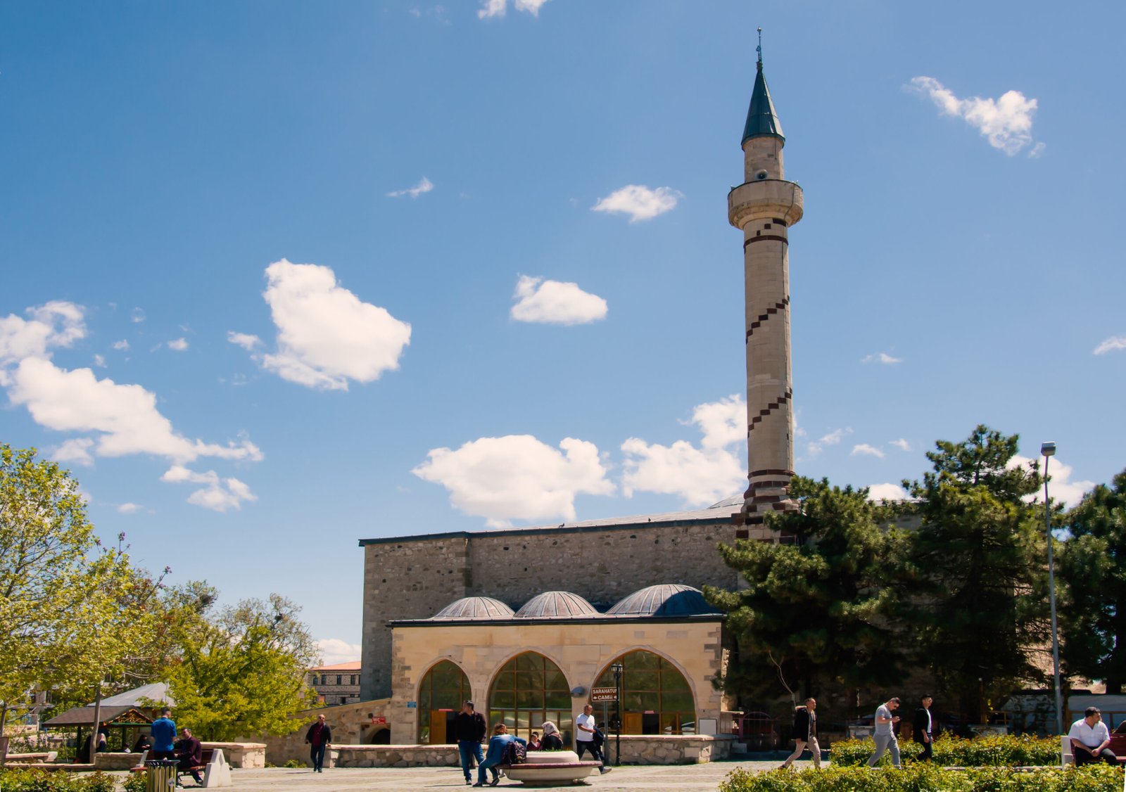 Harput Sarahatun Camii ve tarihî çevresi